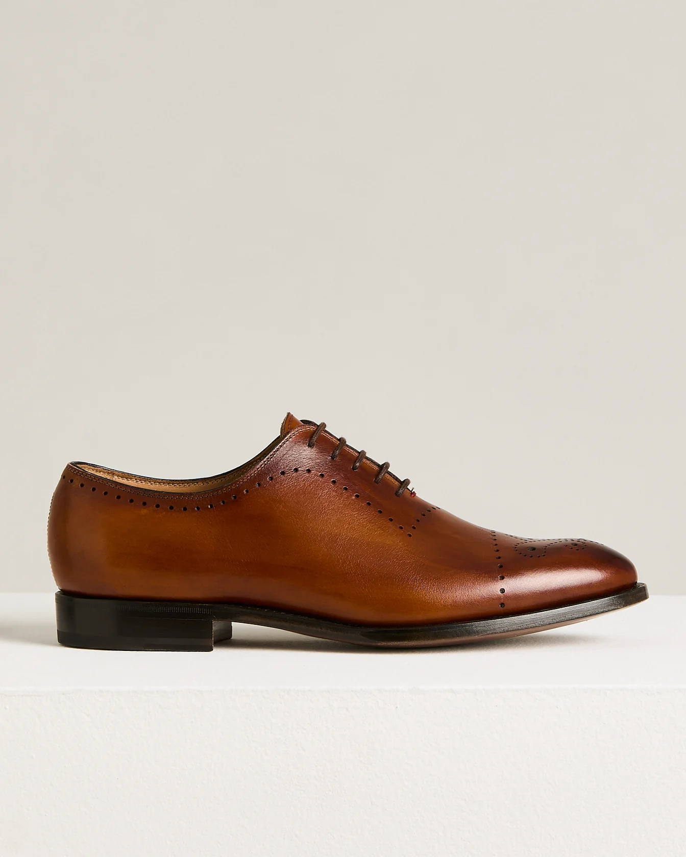 “CARAVAGGIO” WHOLECUT OXFORD SHOES IN ANTIQUED CALFSKIN