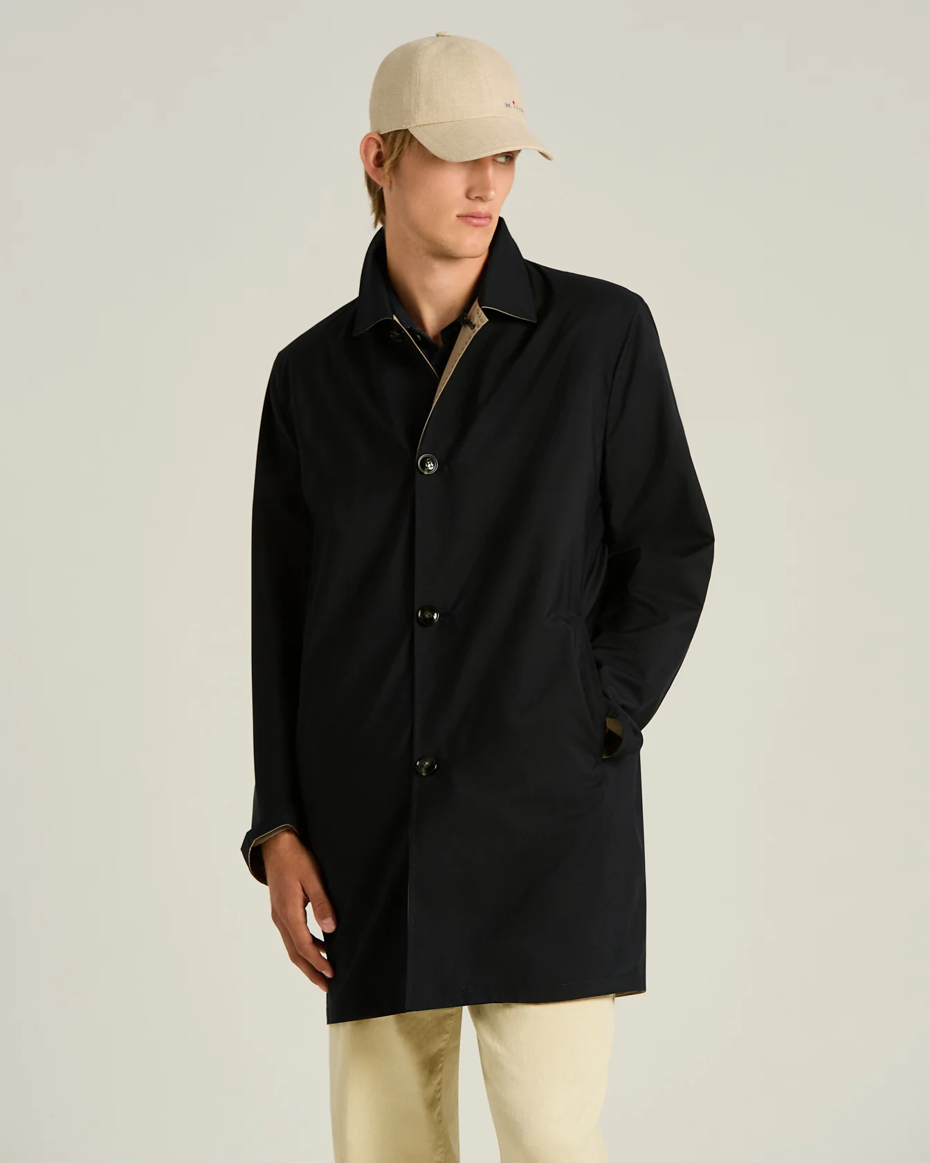 REVERSIBLE WOOL AND SILK OVERCOAT IN NAVY BLUE WITH LAMBSKIN PIPING - Image 2